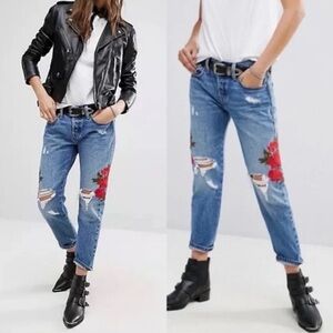 Levis-501-embroidered Rose Tapered Cropped Destroyed Jeans